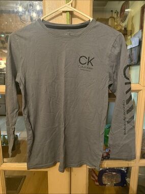 Calvin Klein Gray Long-Sleeve Performance Crew Shirt